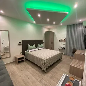 Domus Cinecittà Bed & Breakfast